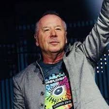 How tall is Jim Kerr?